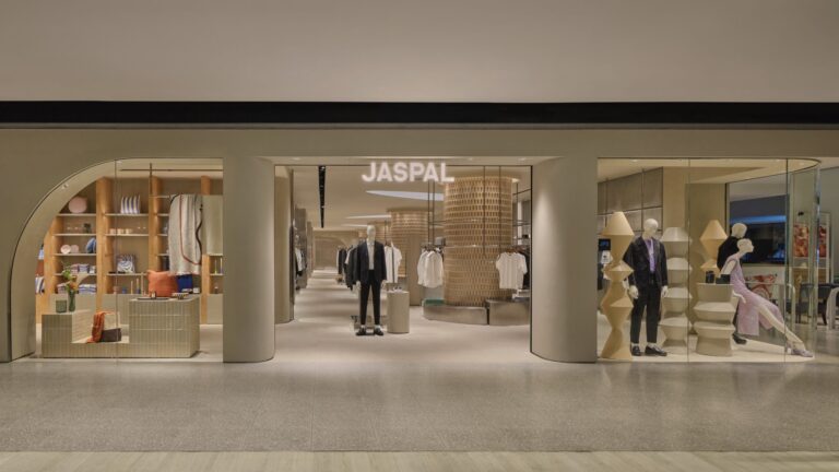 002-JASPAL-Flagship-store-at-Central-World-scaled